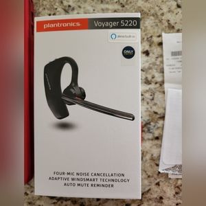Brand New Plantronics Voyager 5220 never used